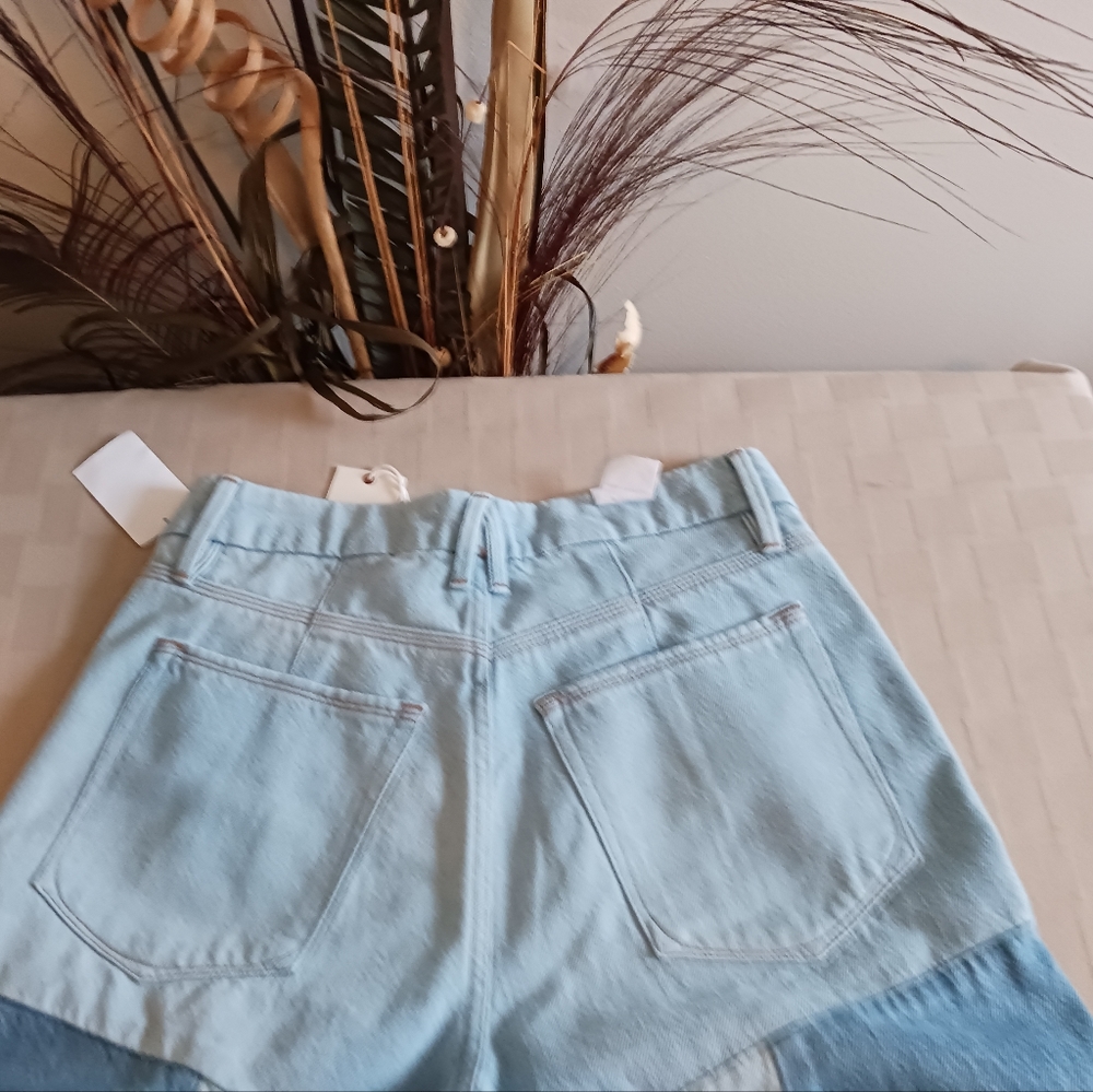 Good American 90's Patch Straight Leg High Rise Jean - Picture 6 of 13